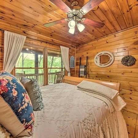 Peaceful Blue Ridge Cabin With Decks And Fire Pit Bagian luar foto