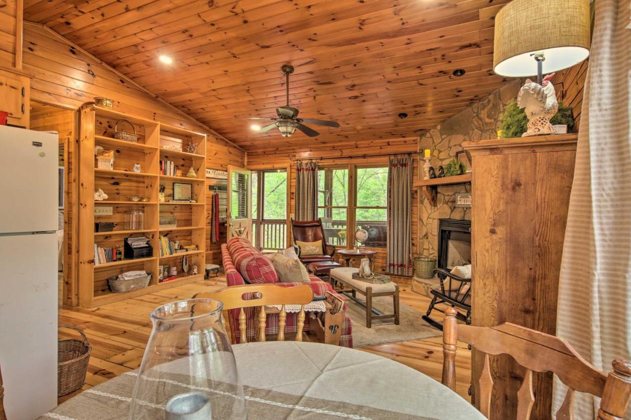 Peaceful Blue Ridge Cabin With Decks And Fire Pit Bagian luar foto
