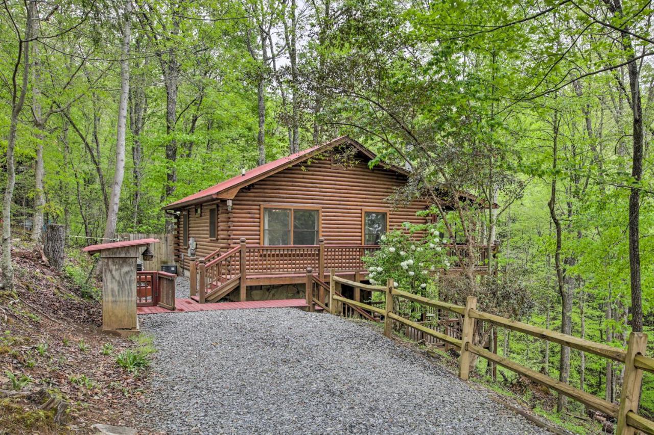 Peaceful Blue Ridge Cabin With Decks And Fire Pit Bagian luar foto