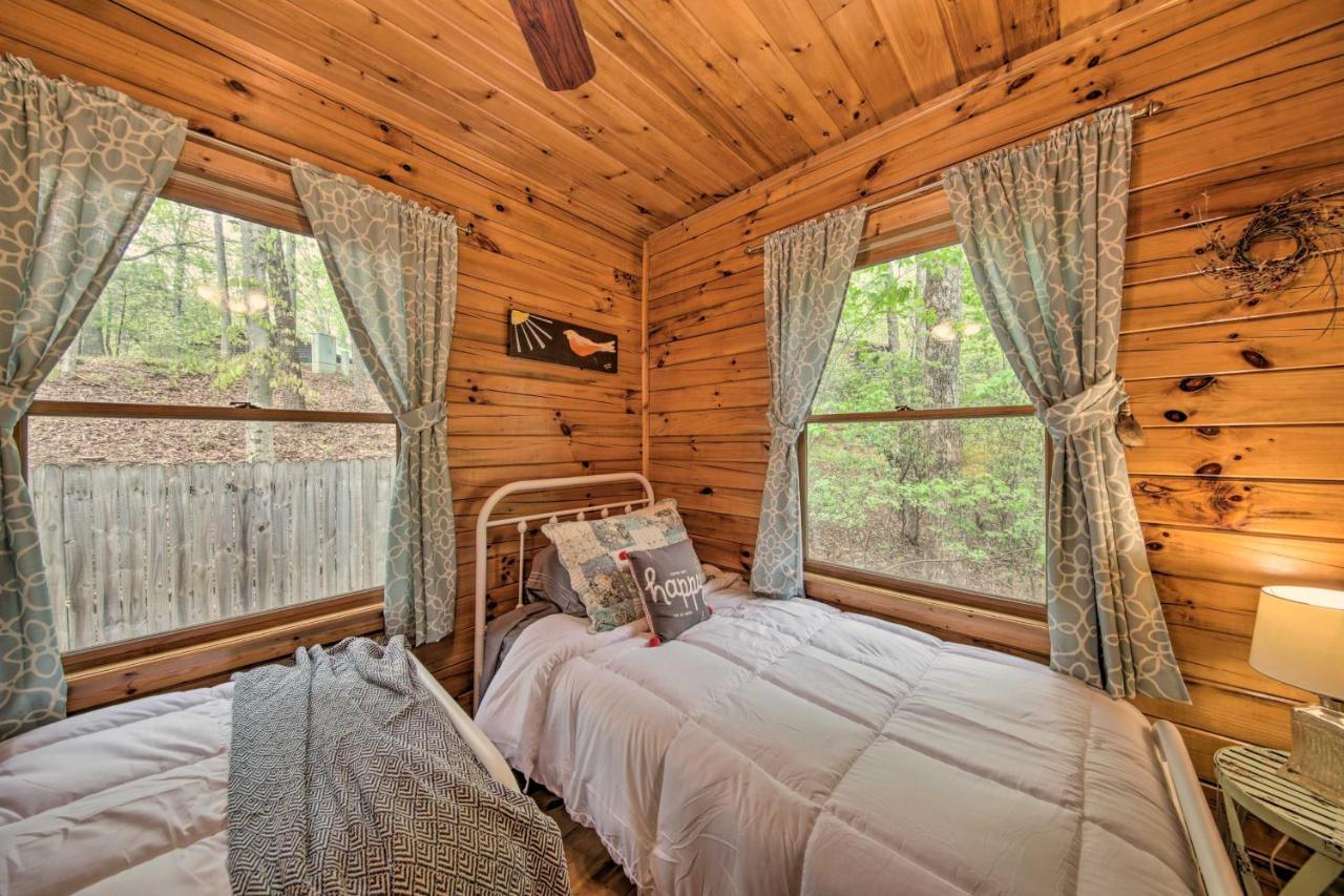 Peaceful Blue Ridge Cabin With Decks And Fire Pit Bagian luar foto