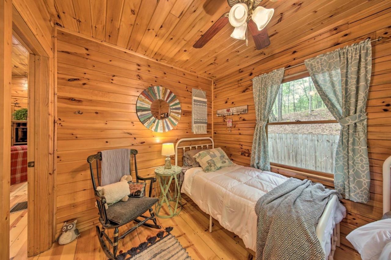 Peaceful Blue Ridge Cabin With Decks And Fire Pit Bagian luar foto