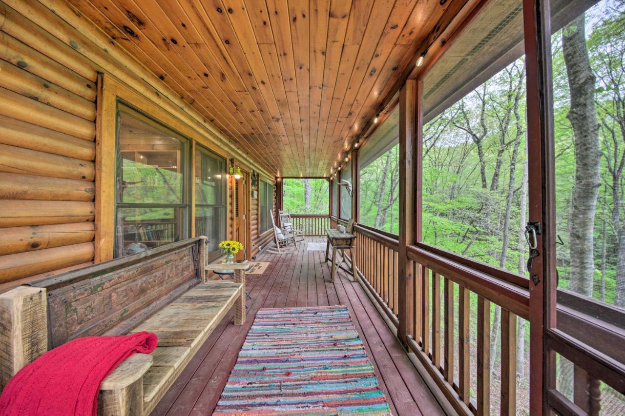 Peaceful Blue Ridge Cabin With Decks And Fire Pit Bagian luar foto