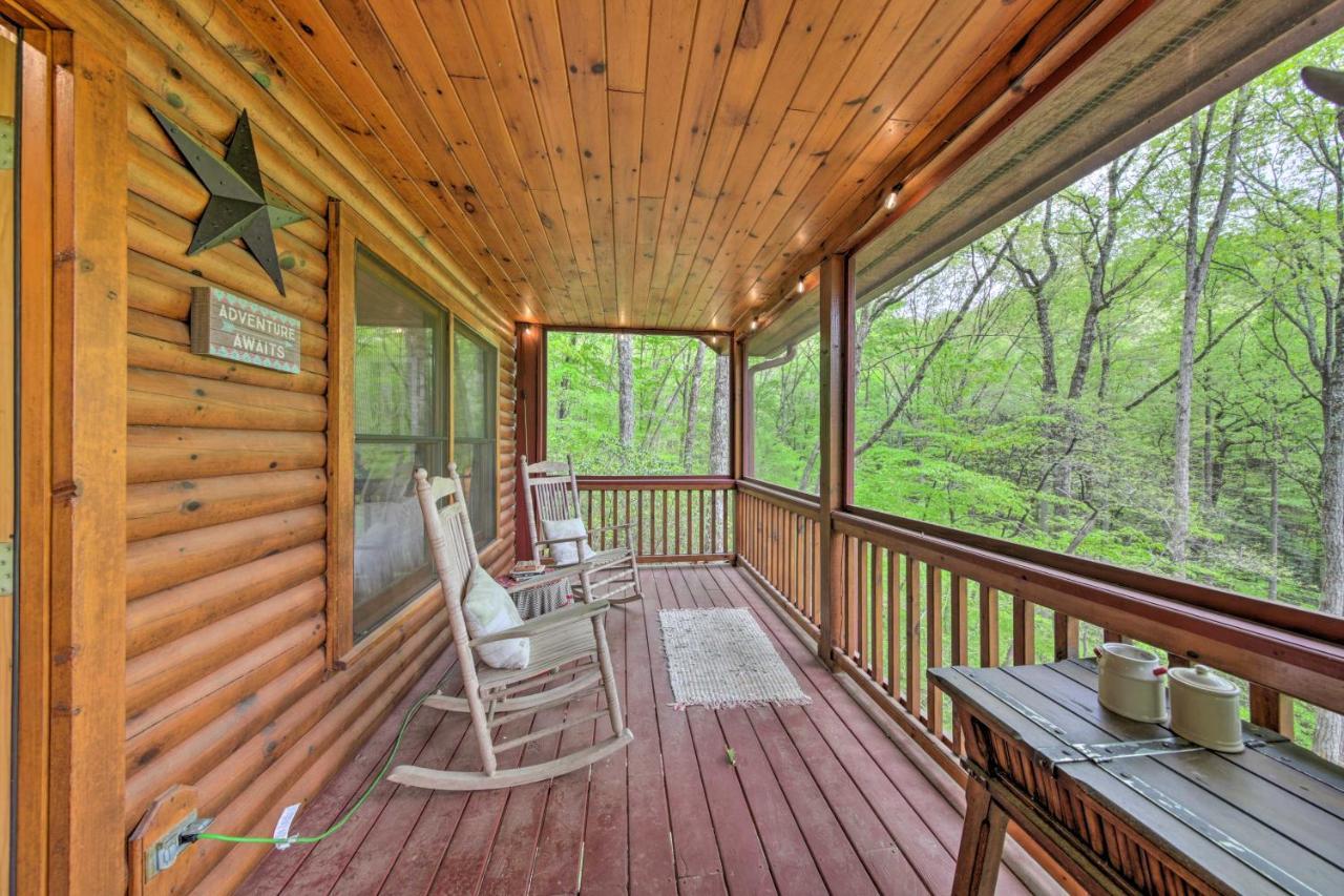 Peaceful Blue Ridge Cabin With Decks And Fire Pit Bagian luar foto