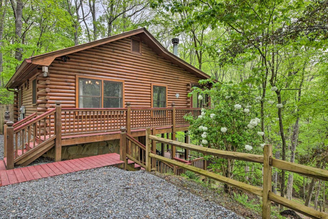 Peaceful Blue Ridge Cabin With Decks And Fire Pit Bagian luar foto