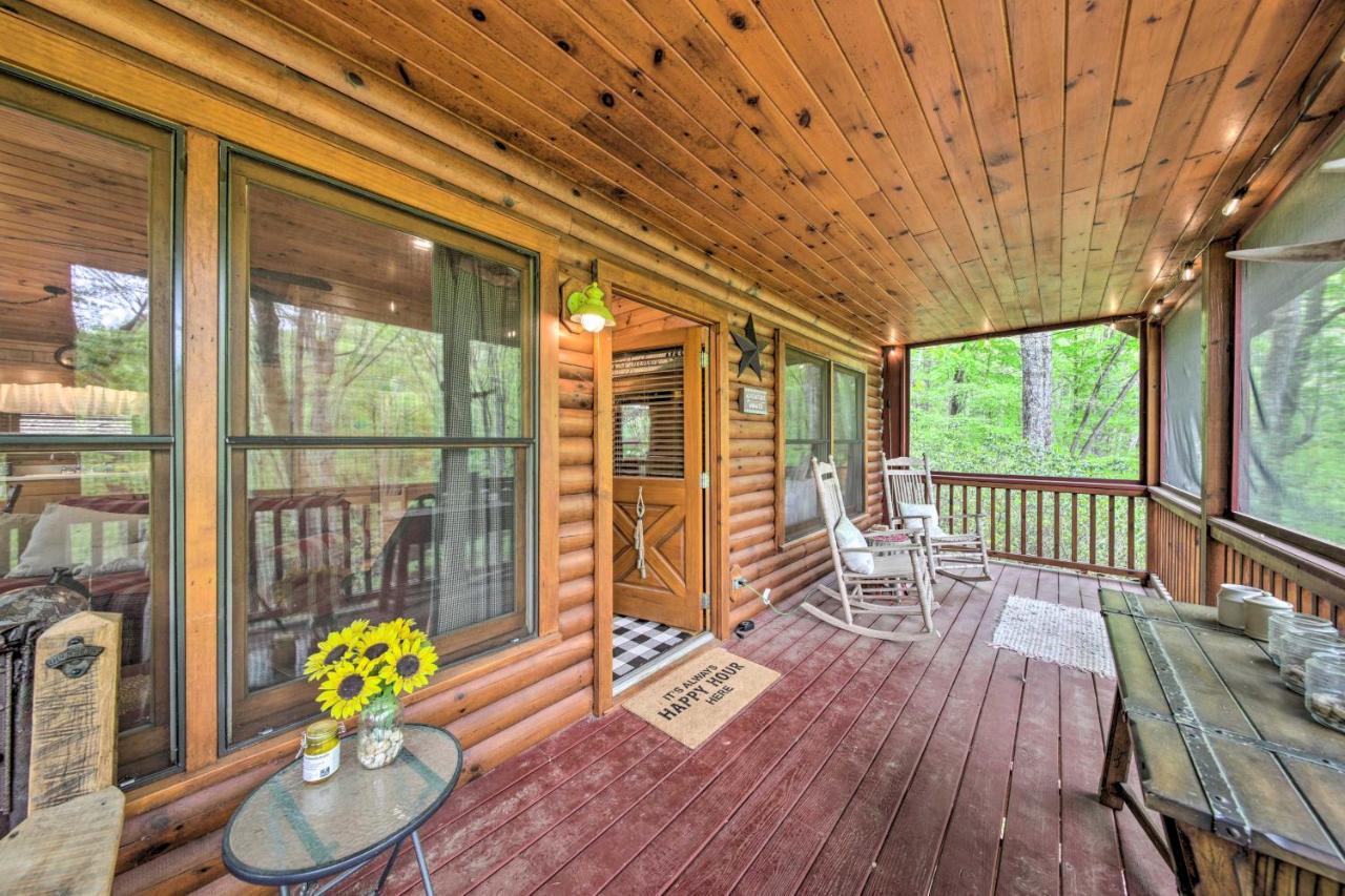 Peaceful Blue Ridge Cabin With Decks And Fire Pit Bagian luar foto